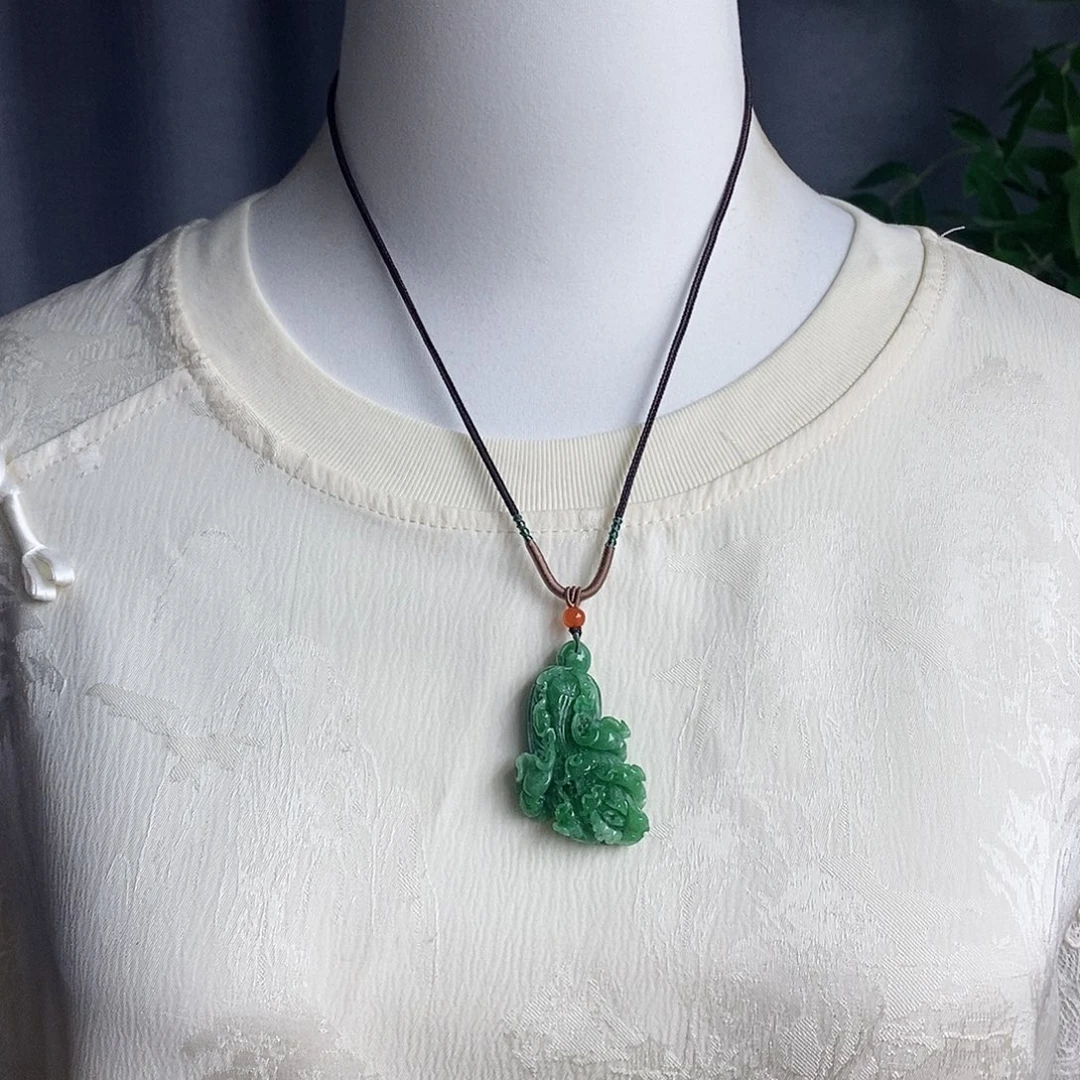 翡翠未镶嵌吊坠(赠链)