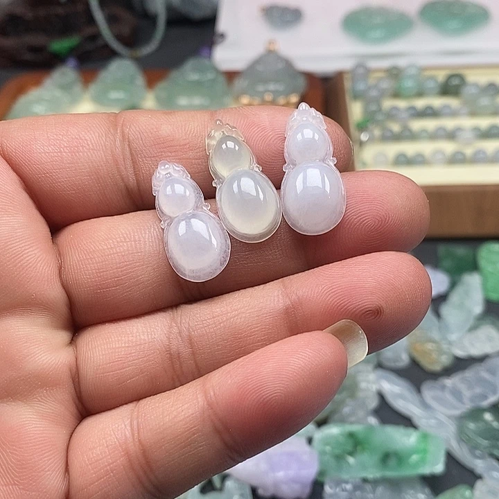 吊坠(不含链)未镶嵌翡翠一个60
