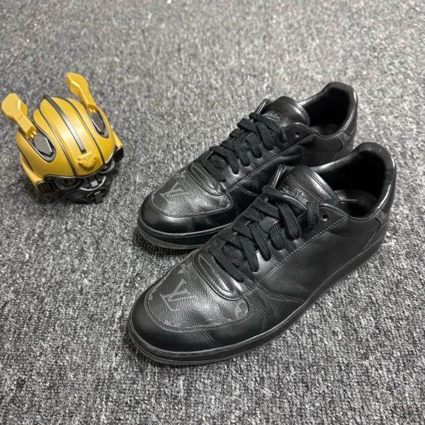 95新 LouisVuitton/路易威登 /41码/黑色老花满印板鞋/公价7800
