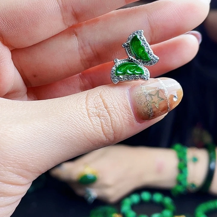 翡翠银S925镶嵌颈饰多样性