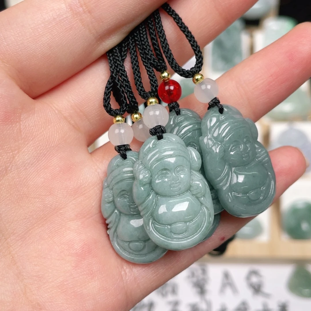 翡翠未镶嵌颈饰财神（多样发一）