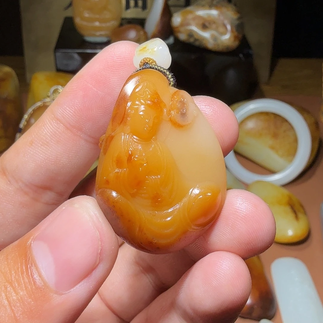 海***哥和田玉未镶嵌颈饰