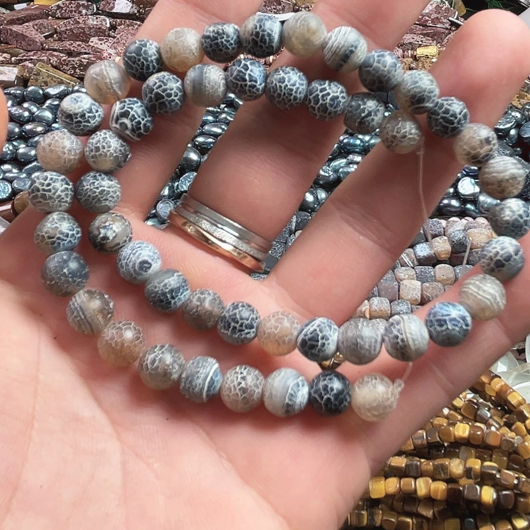 玛瑙/玉髓合金珠宝半成品A780，天然药霜玛瑙圆珠一条8mm