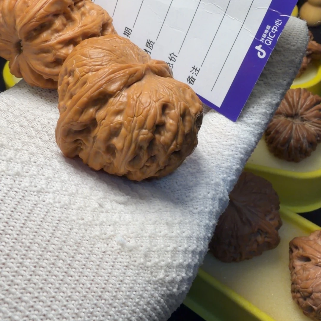 嘚***嘚吊坠文玩核桃元宝