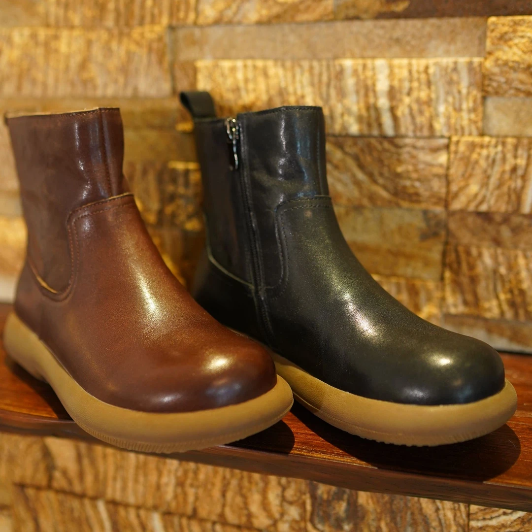 冬季雪地靴百搭低跟复古头层牛皮潮流中筒圆头时尚休闲切尔西