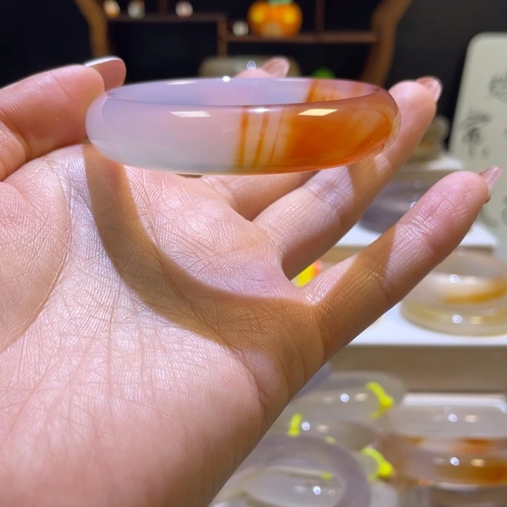 玛瑙/玉髓手镯未镶嵌