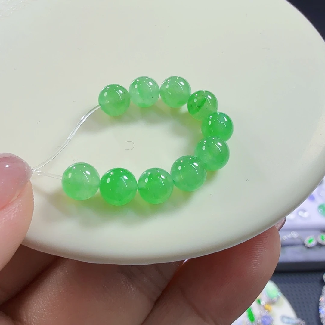 翡翠未镶嵌颈饰裸石