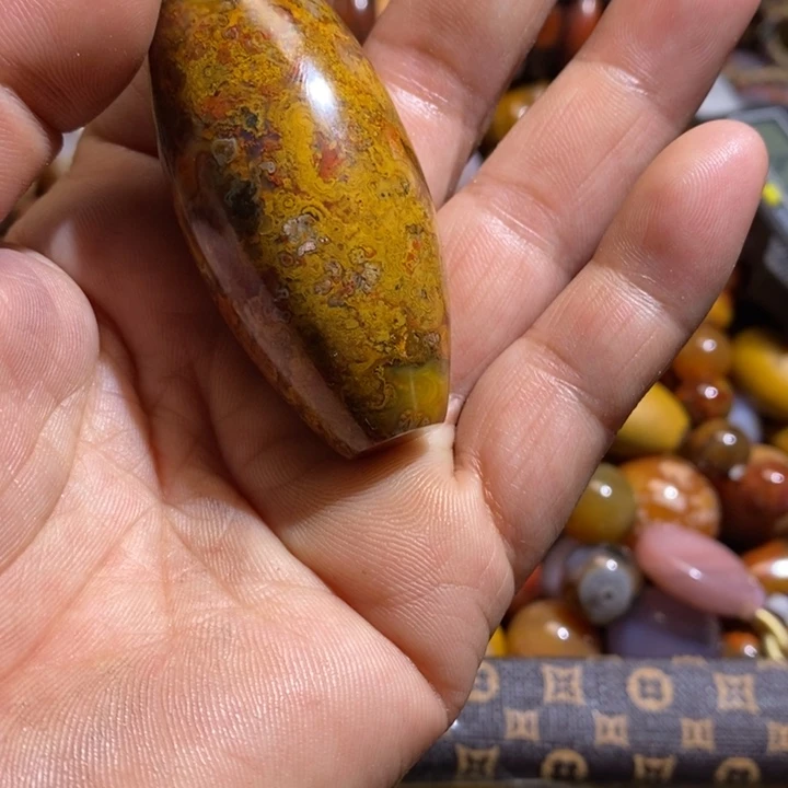 玛瑙/玉髓战国红玛瑙未镶嵌秀**玉