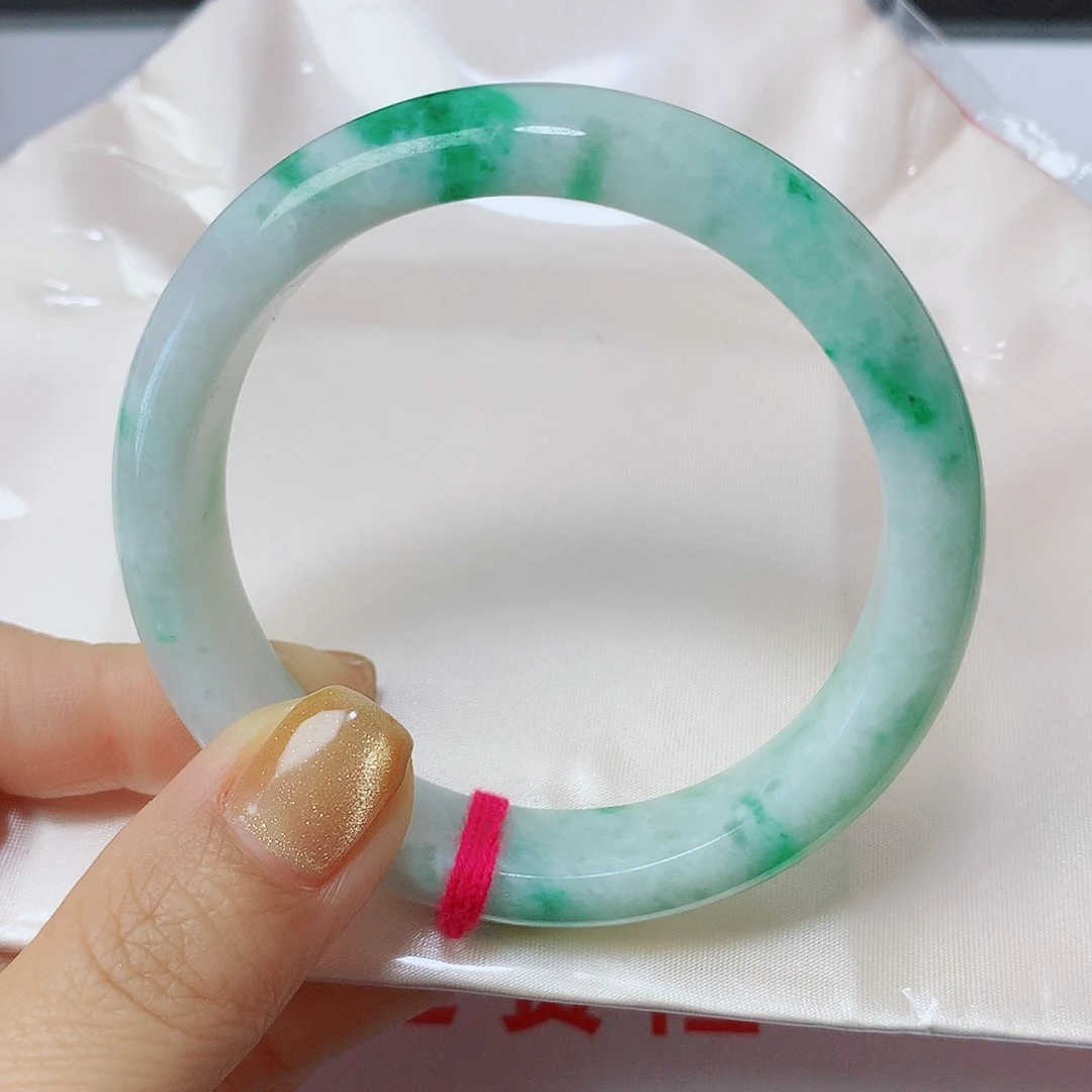 翡翠手镯未镶嵌雨**合