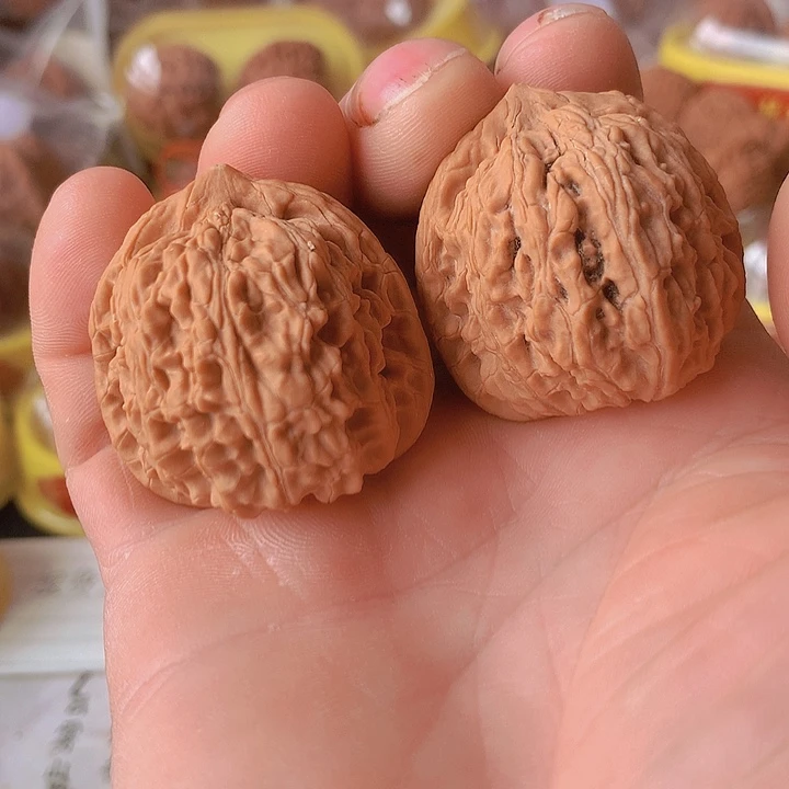 吊坠文玩核桃大密文38有水尖