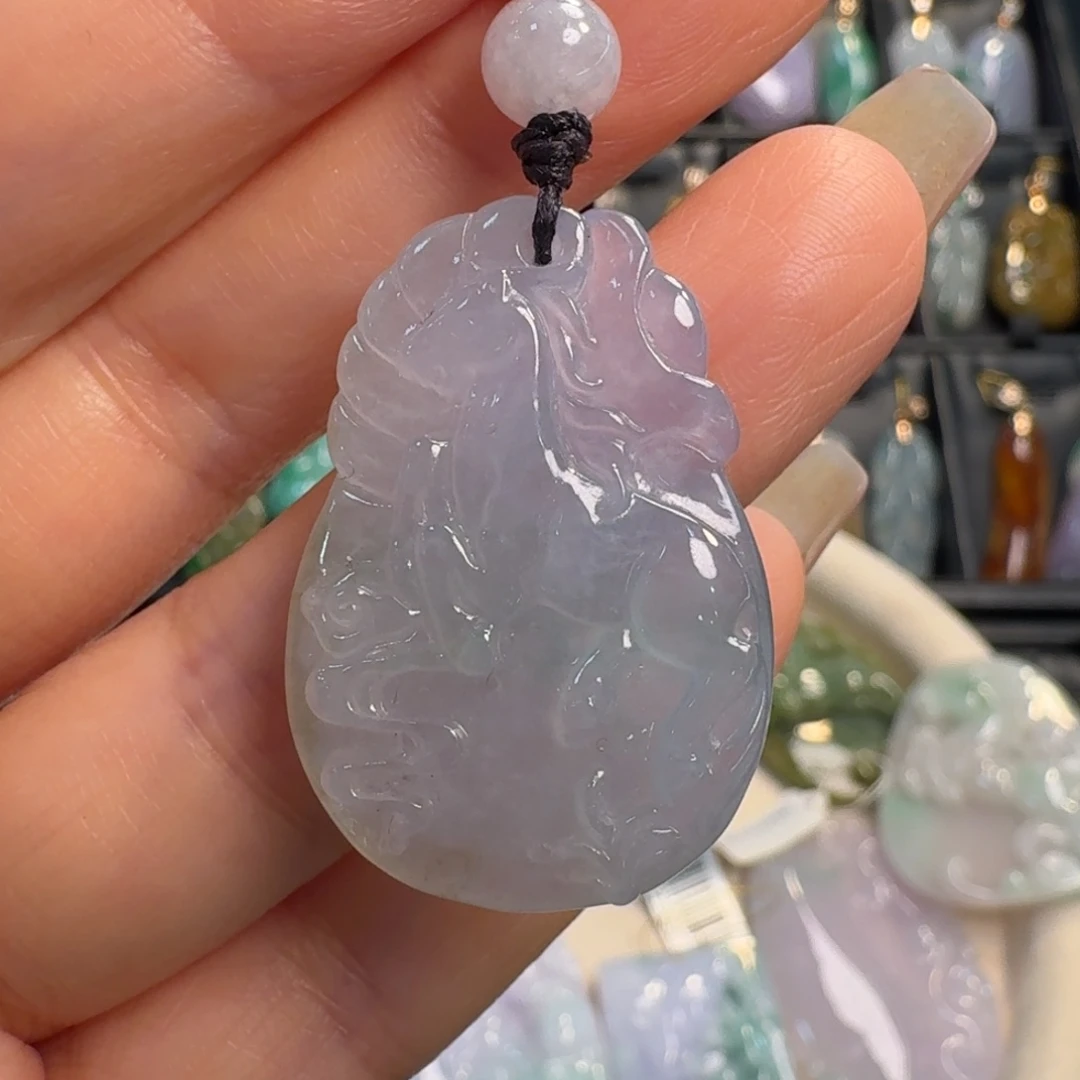 翡翠未镶嵌颈饰生肖马