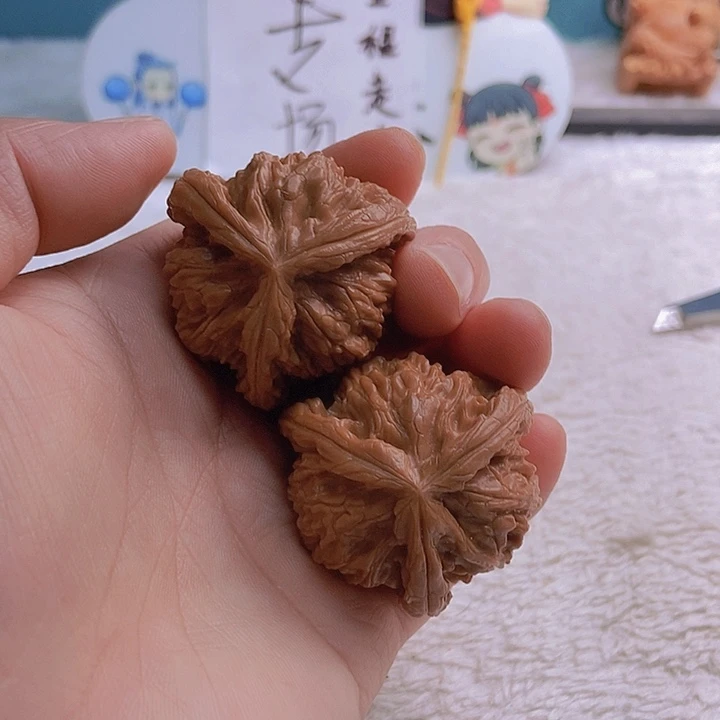 吊坠文玩核桃哈*三棱