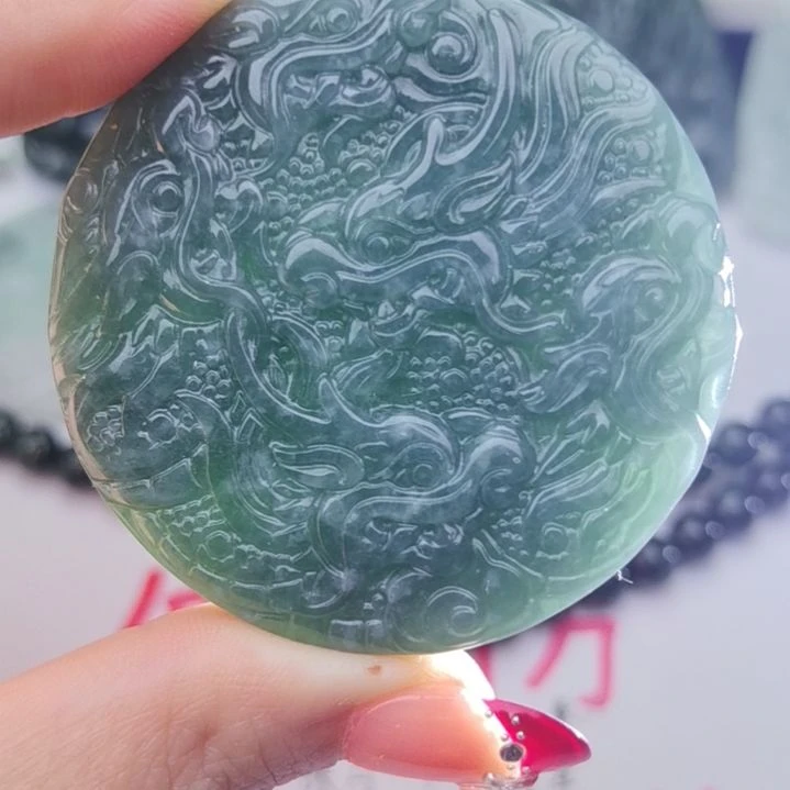 翡翠颈饰未镶嵌天然的A货翡翠多样性发货