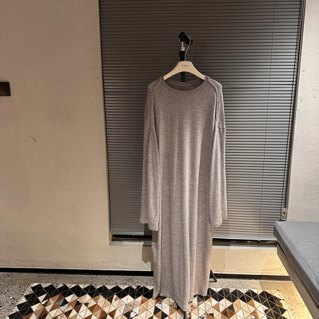 S.SHUi舒适极简慵懒秋冬中长款连衣裙-25QQ050