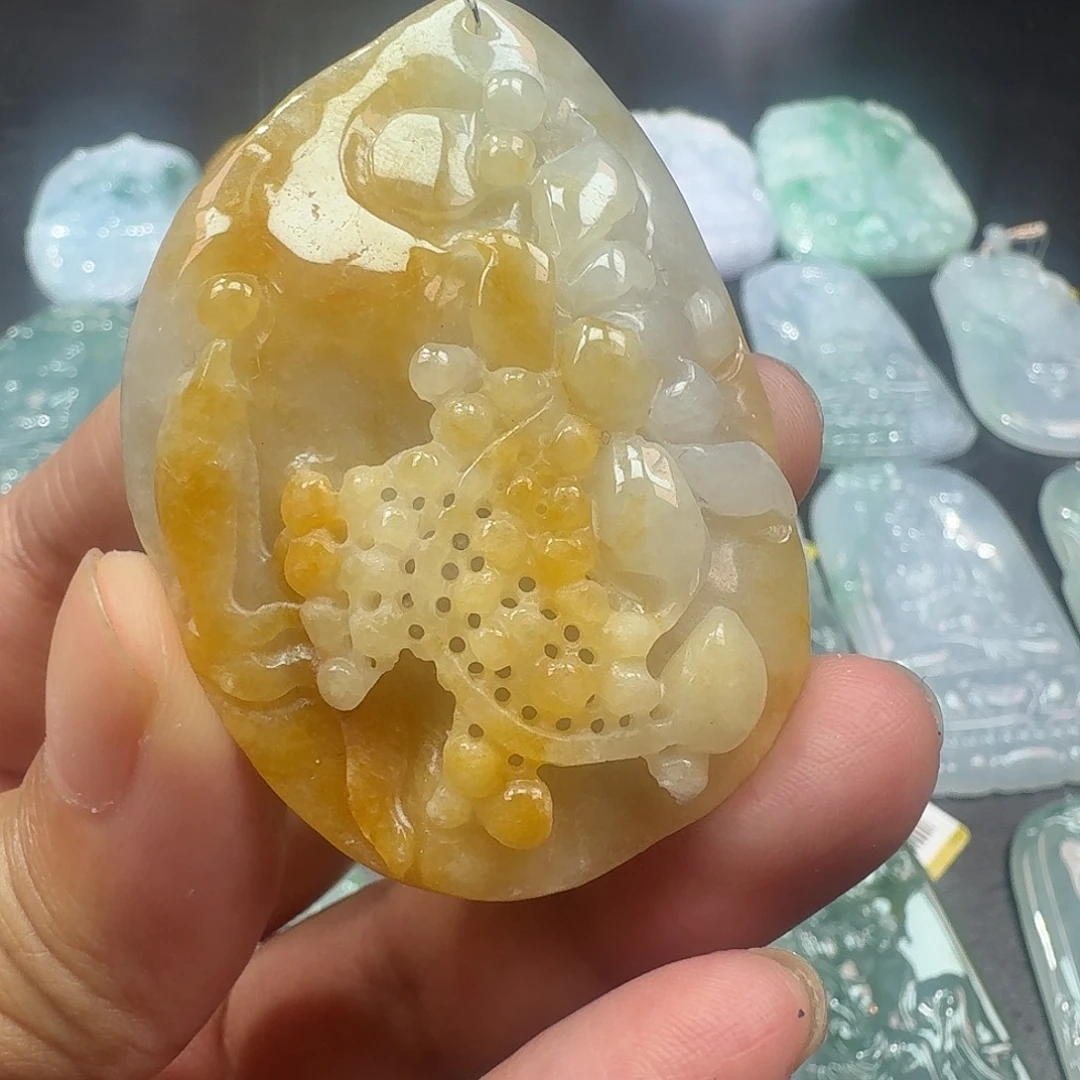 翡翠未镶嵌颈饰吊坠