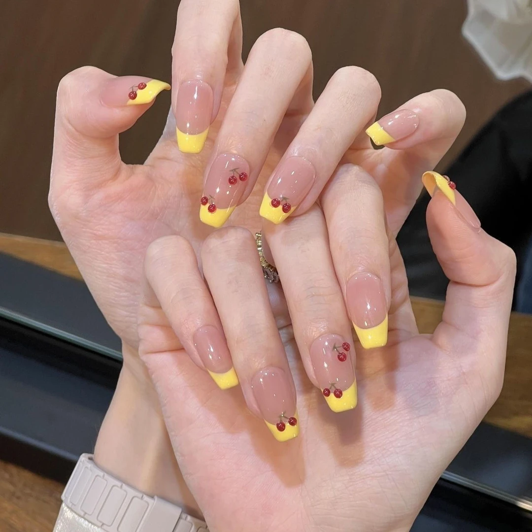 法式奶黄小穿戴甲粉嫩裸色系春日奶酪黄皮显白美甲穿戴式短款甲