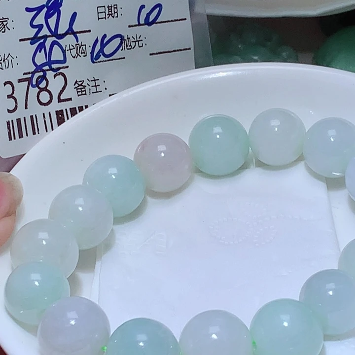 强***翡翠未镶嵌颈饰dff