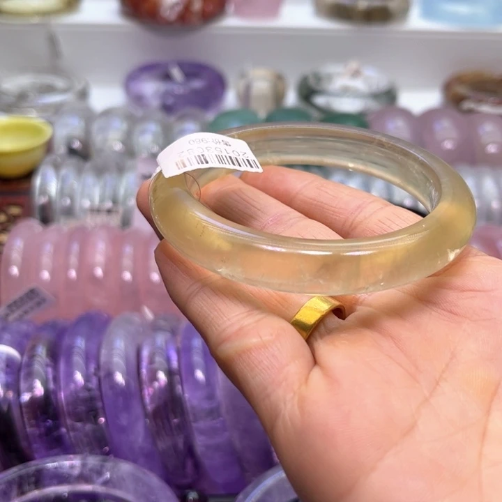 水晶手镯未镶嵌59口