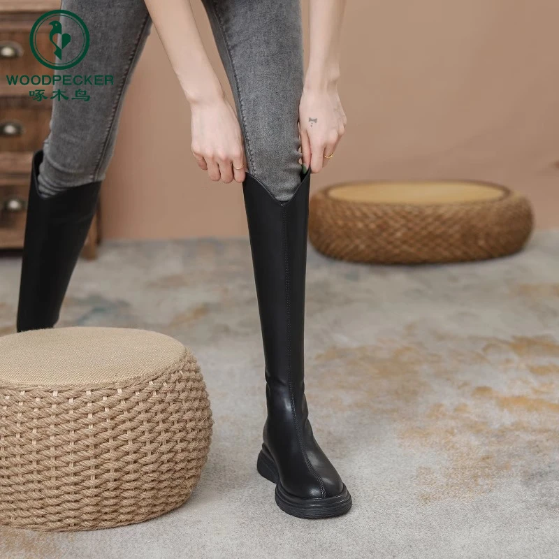 啄木鸟显瘦长筒靴女秋冬黑色单靴V口高筒马丁靴平底不过膝长靴