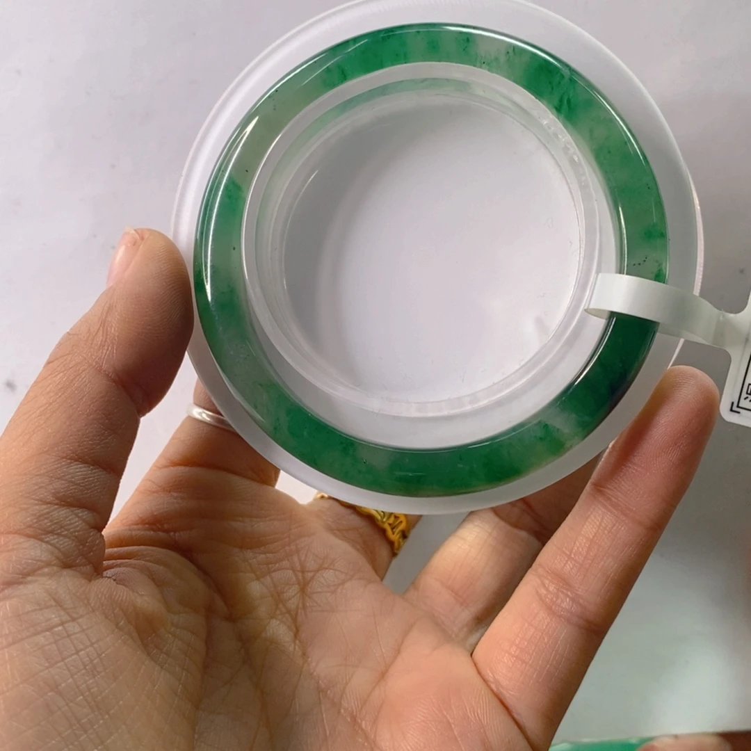 石英质玉未镶嵌手镯