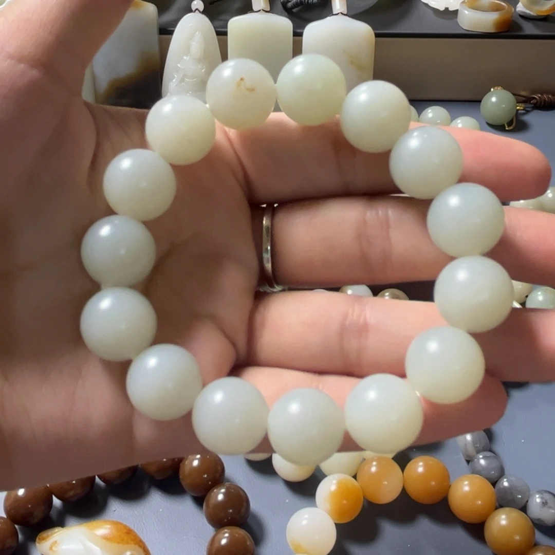 和田玉未镶嵌手串
