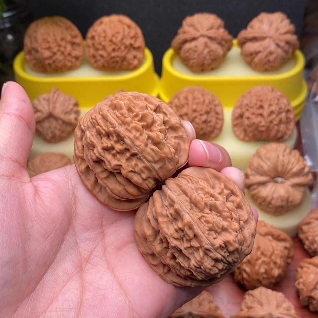 吊坠文玩核桃43老树红皮四座楼“大漏”