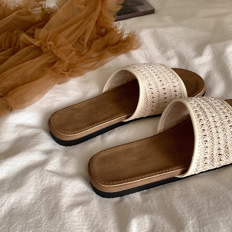 小香风休闲编织平底凉拖鞋女2025夏新款外穿沙滩度假一字拖渔夫鞋