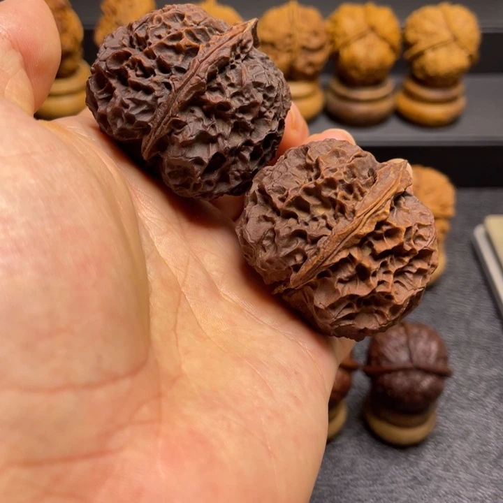 文玩核桃吊坠F牡丹