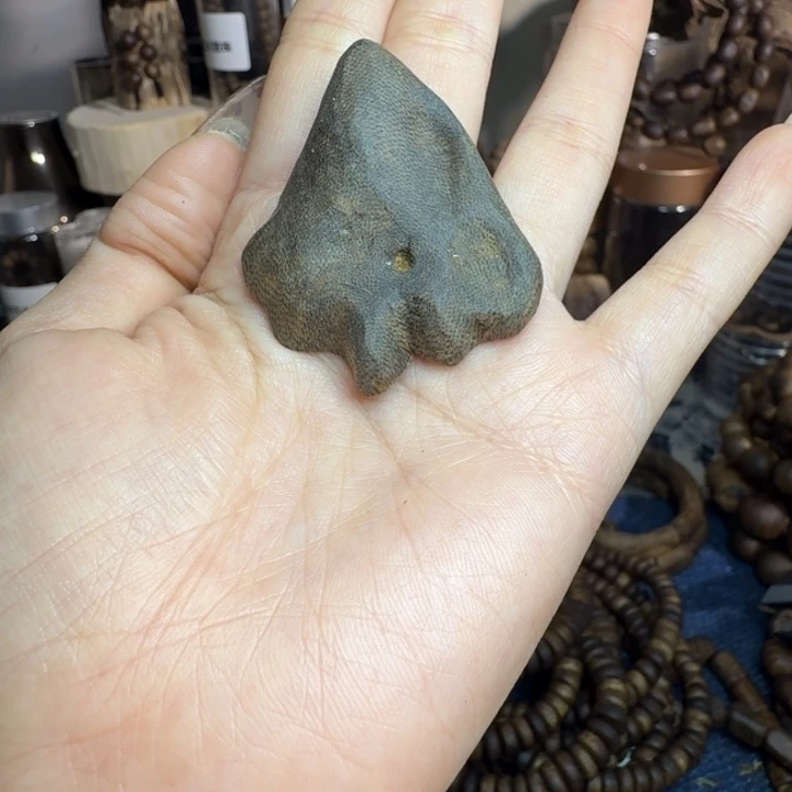 沉香碎屑沉香原母树包头子老料