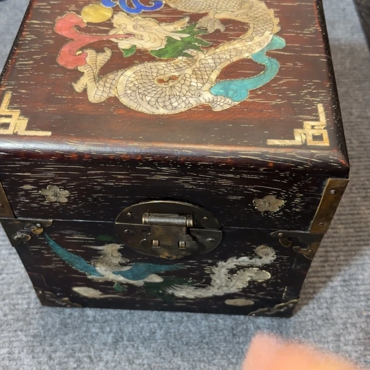 小叶紫檀满金星官皮箱