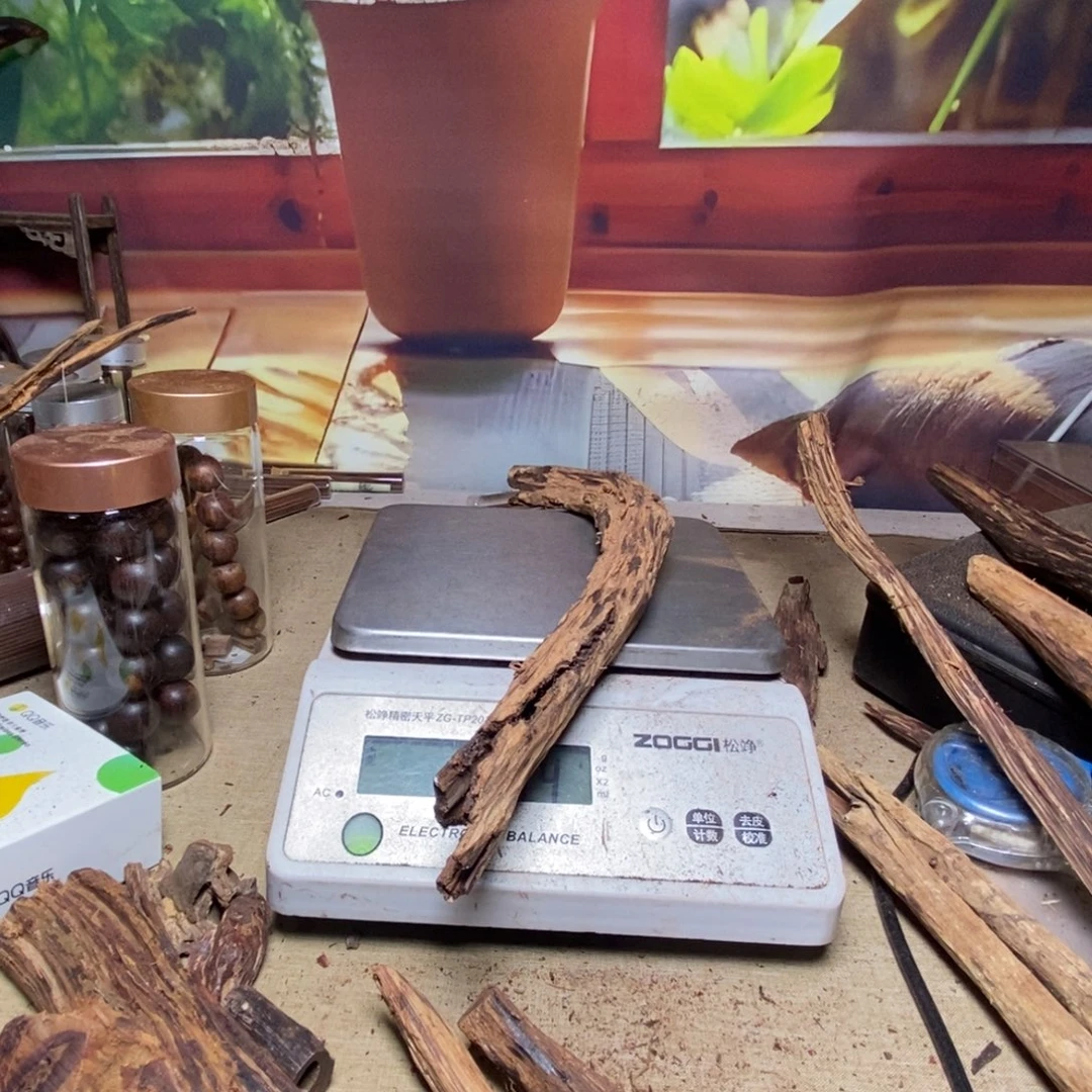 用***5降真香海南十亩香