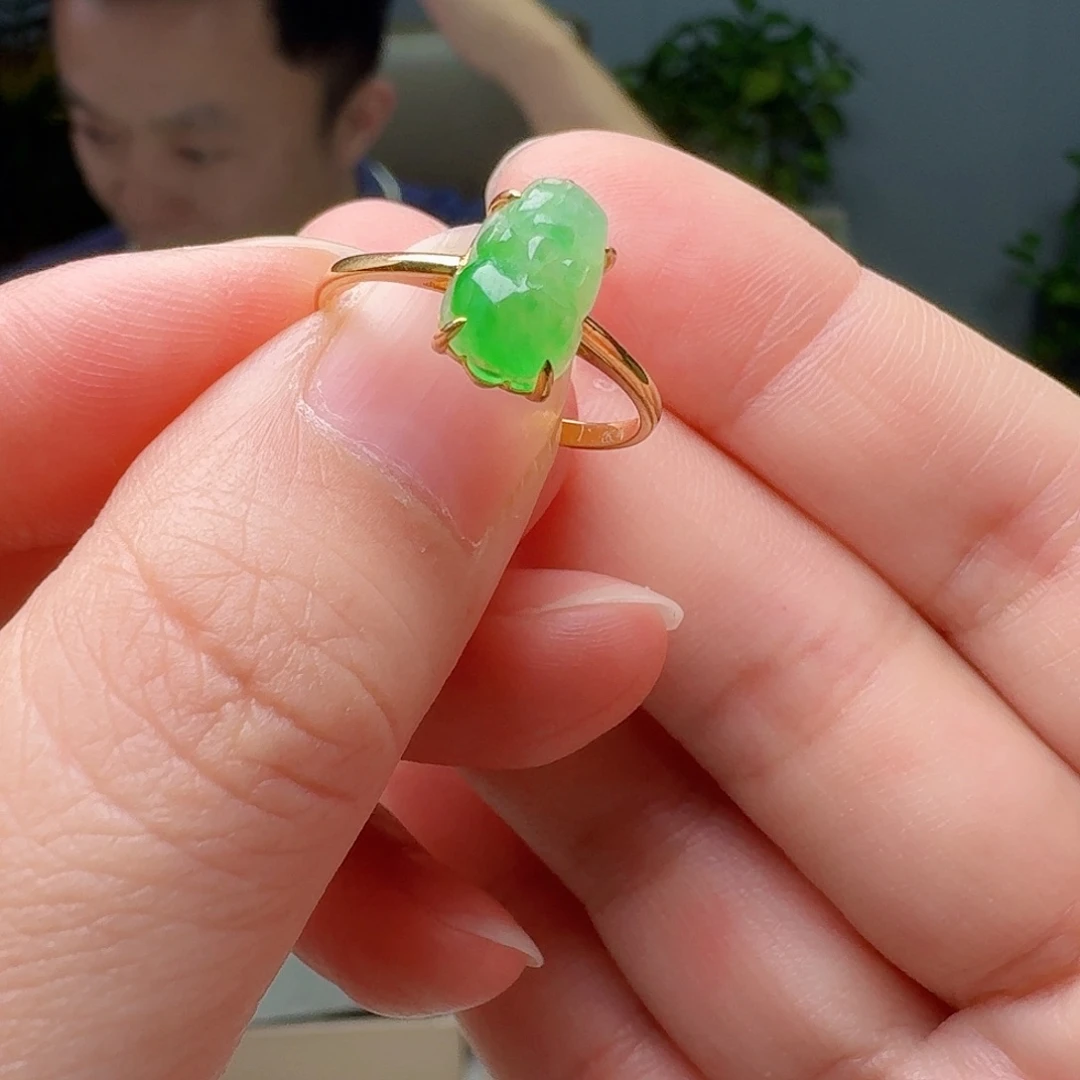 翡翠18K金镶嵌戒指天然
