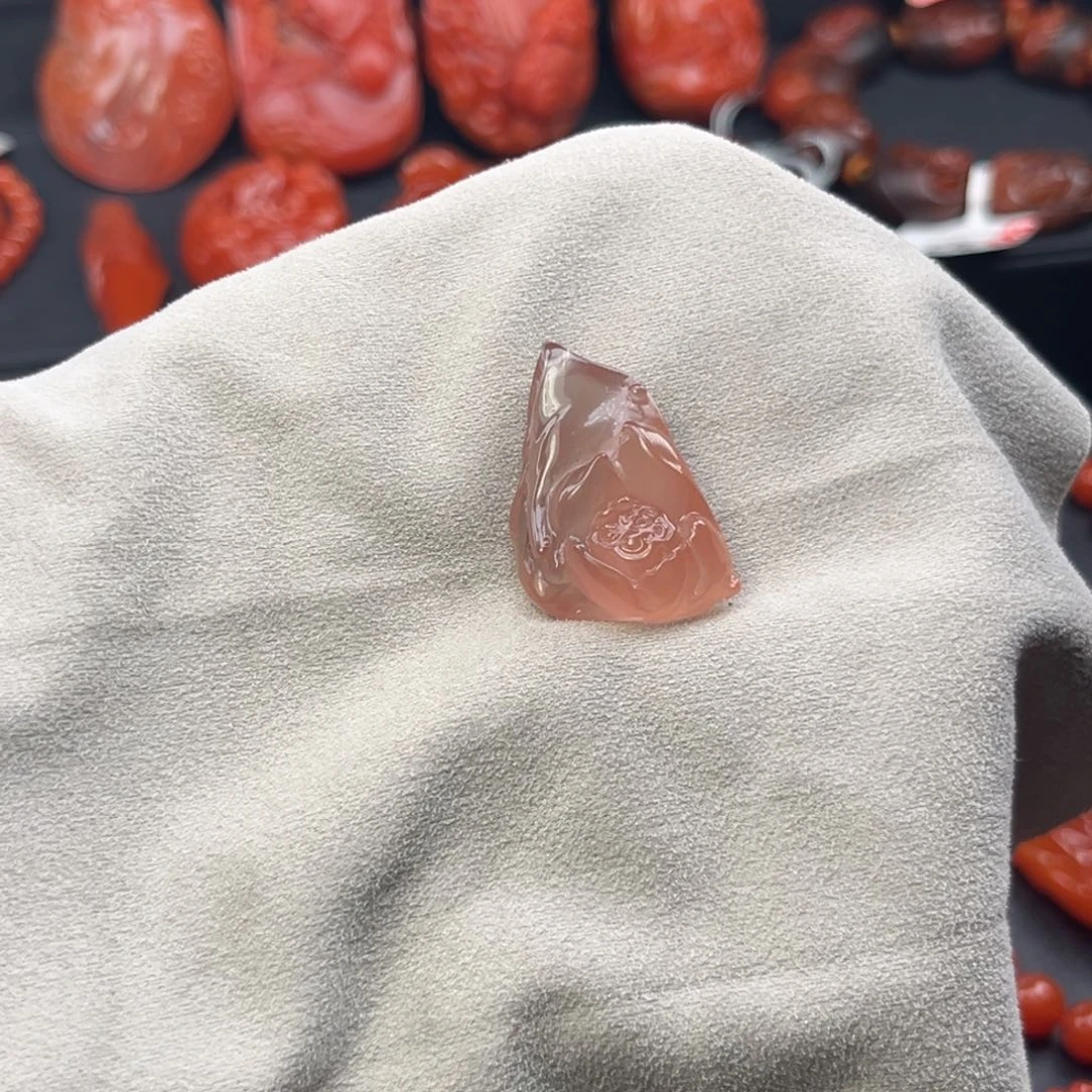 南红玛瑙未镶嵌颈饰