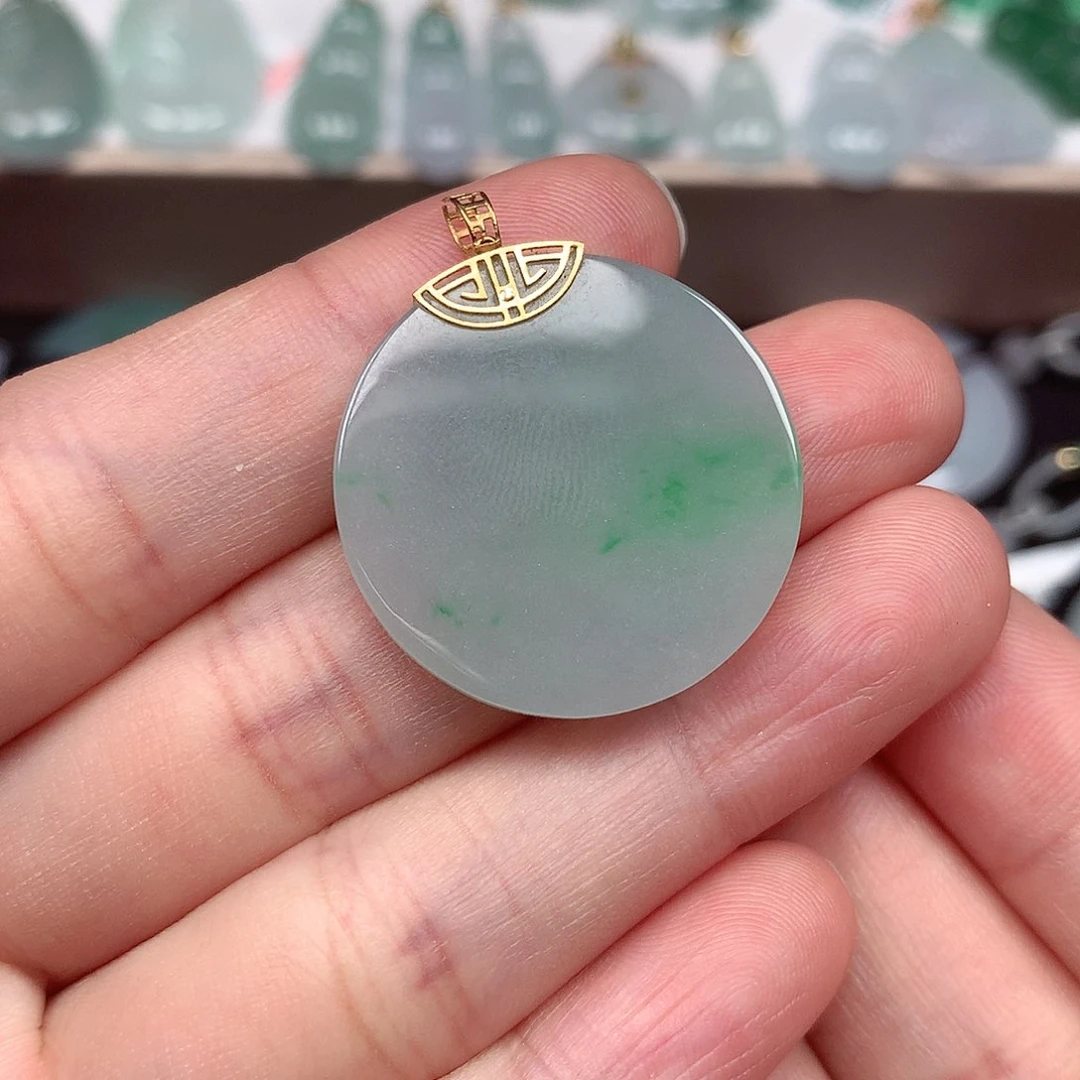 翡翠未镶嵌颈饰无事牌