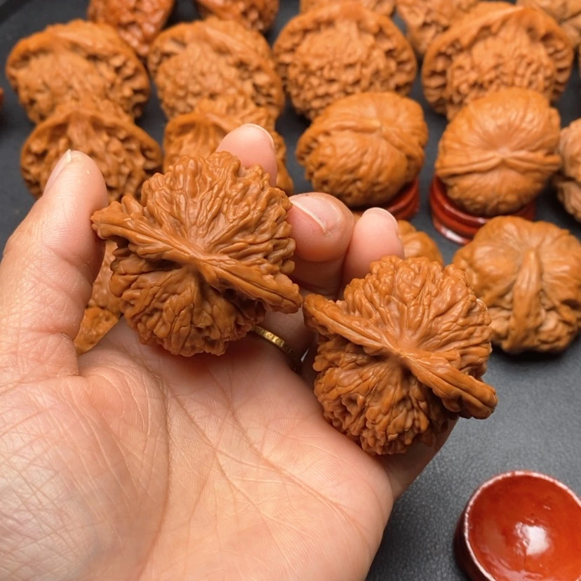 【闪购商品】文玩核桃把件46篓子