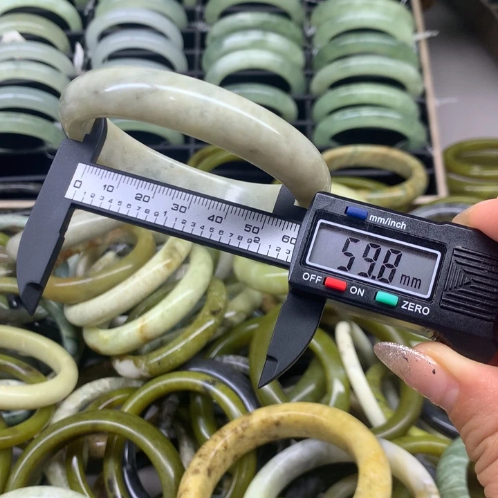 蛇纹石玉未镶嵌手镯31