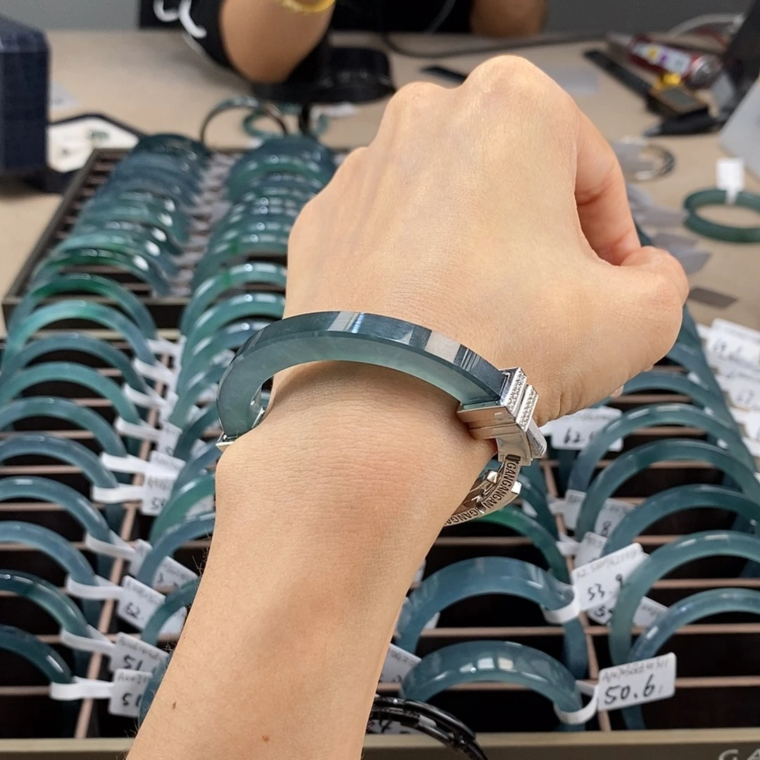 翡翠未镶嵌手镯开口51