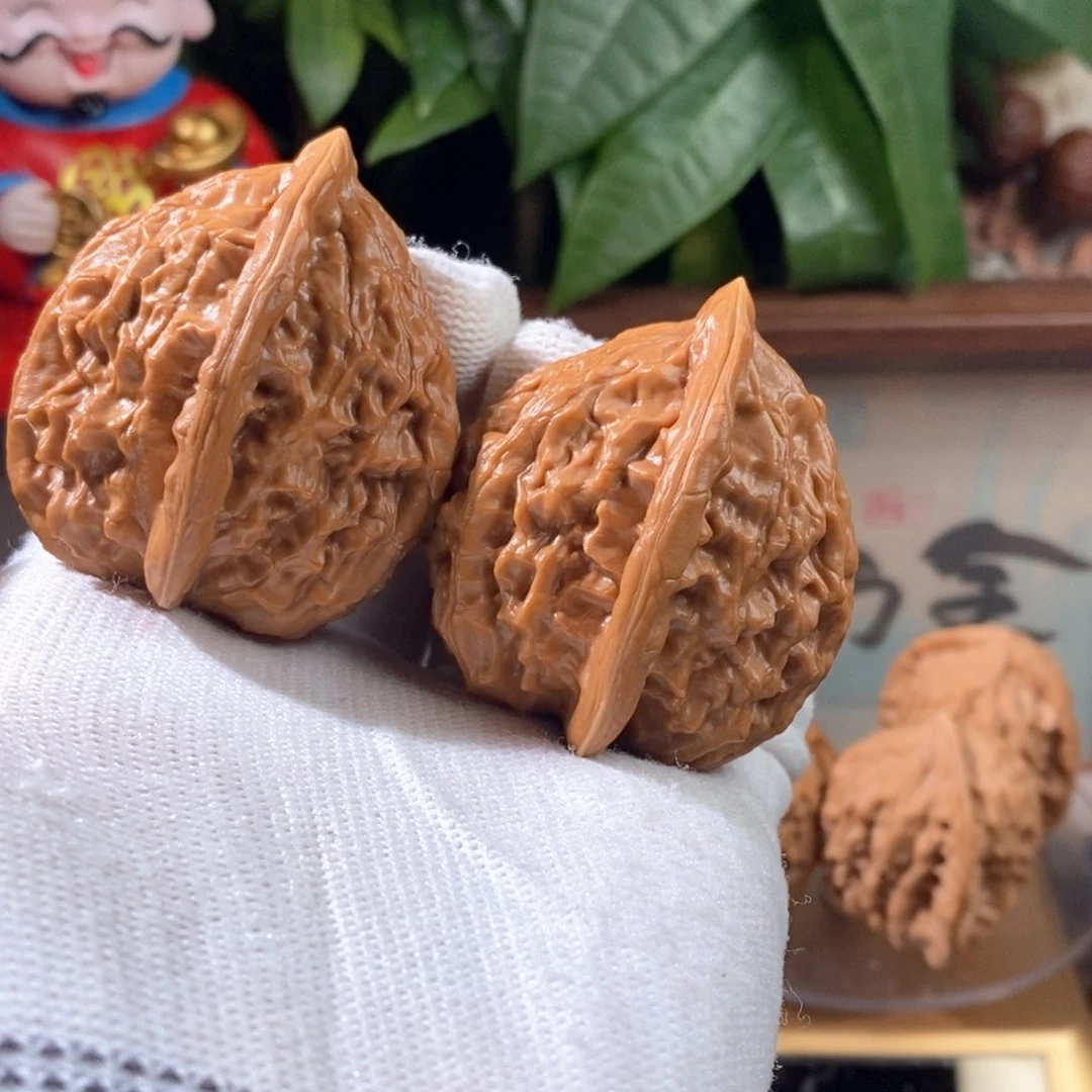 文玩核桃吊坠阿*大红袍