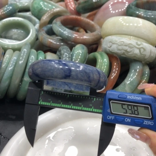 未镶嵌石英质玉珠宝半成品2