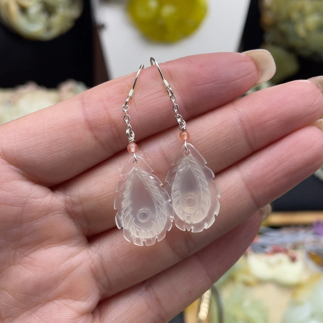 蛇纹石玉未镶嵌颈饰向**生