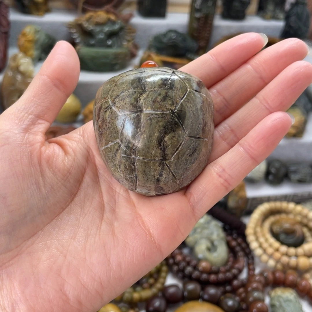 岫岩河磨玉（透闪石质玉）未镶嵌把件