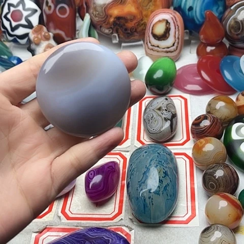 玛瑙/玉髓颈饰未镶嵌