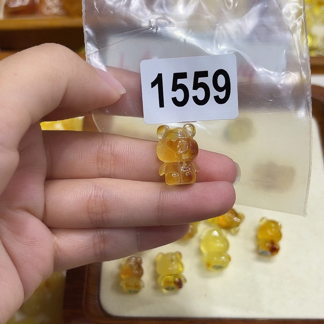 琥珀未镶嵌珠宝奇石
