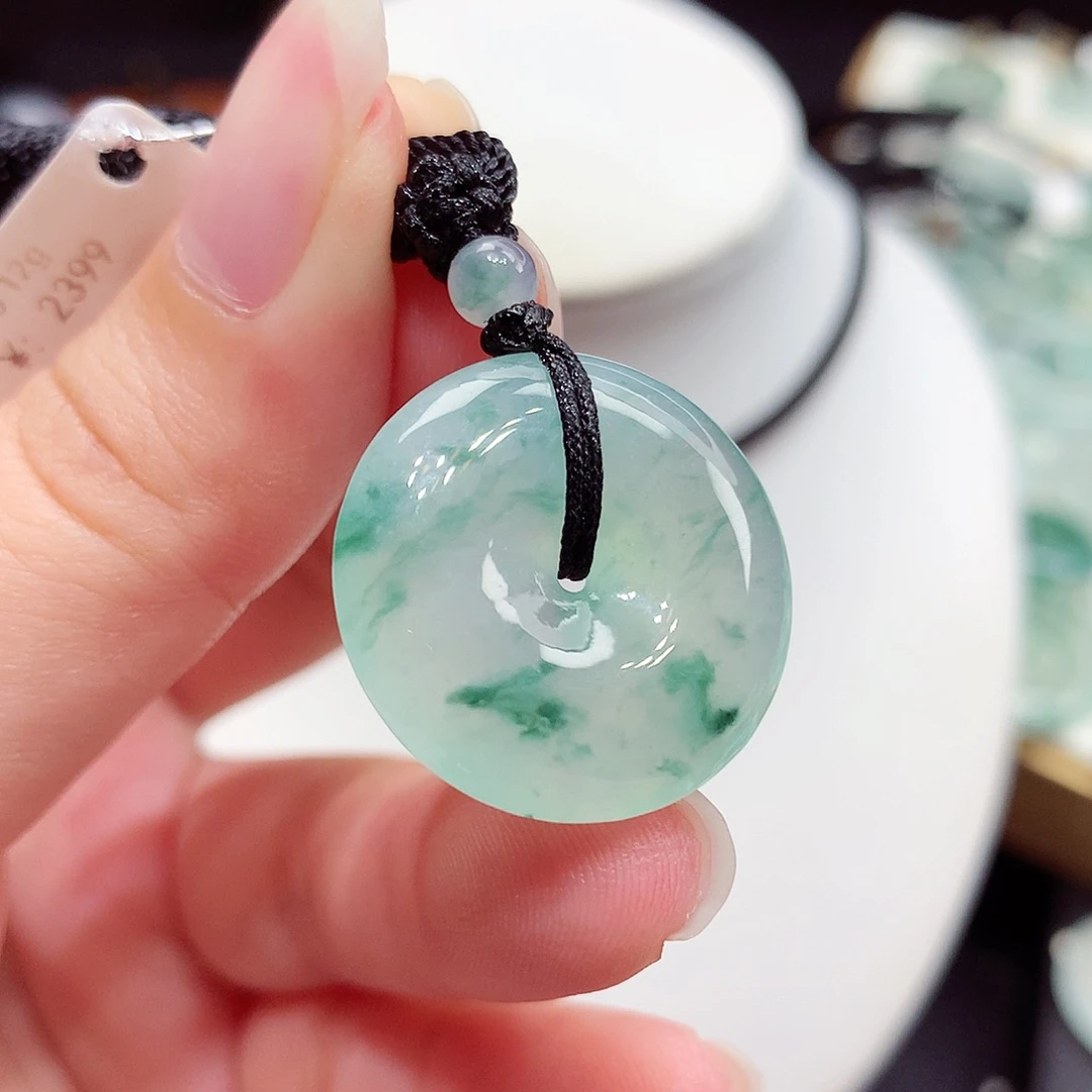 颈饰未镶嵌翡翠翡翠27，22.9/5.7