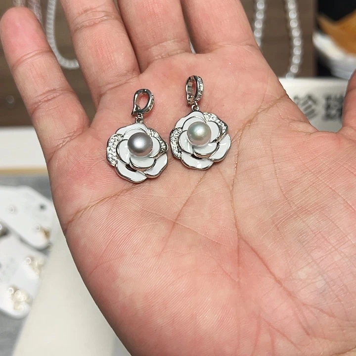 钛钢吊坠(不含链)淡水珍珠