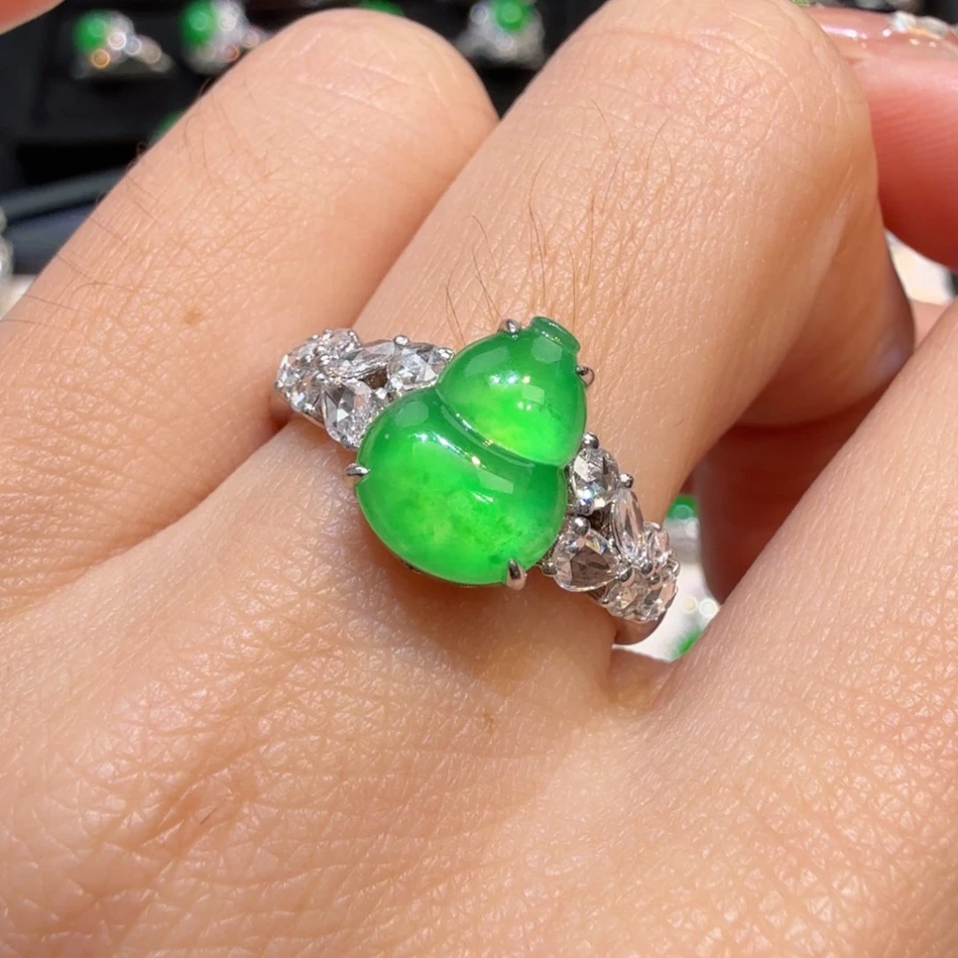 翡翠18K金镶嵌戒指收到货48小时鉴赏期