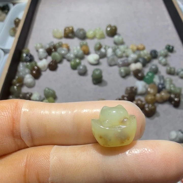 和田玉未镶嵌珠宝奇石