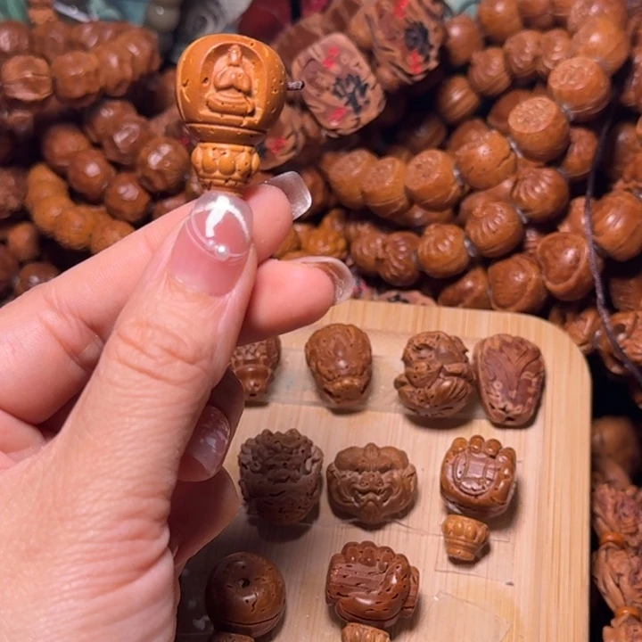 桃核吊坠无相佛三通