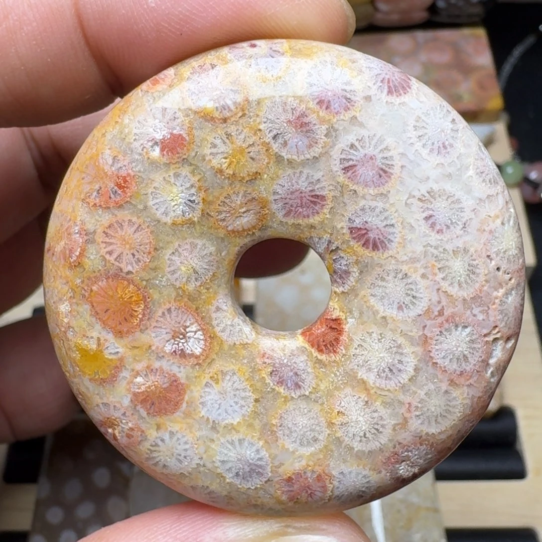 未镶嵌纯天然色有机玉石保真色硅化玉