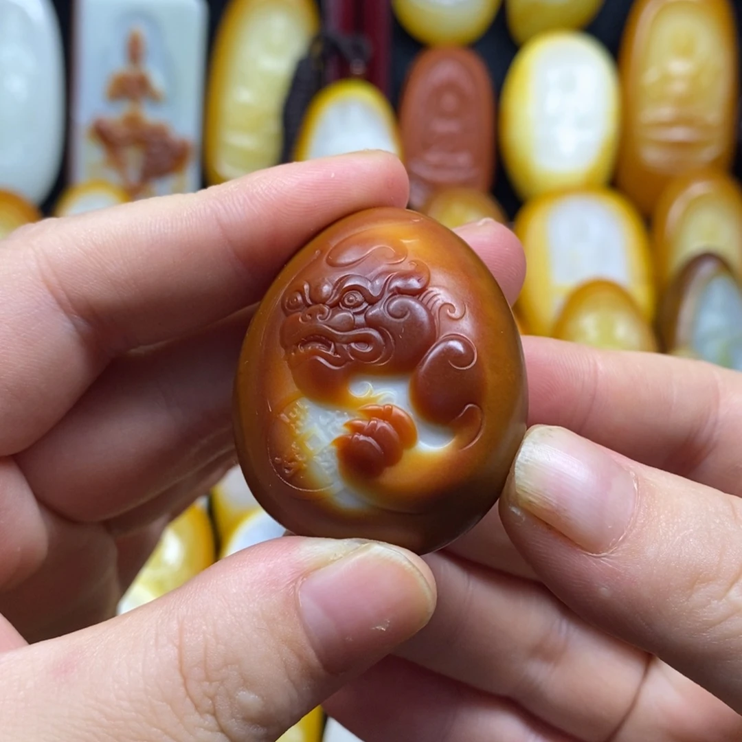 霸***道和田玉未镶嵌颈饰